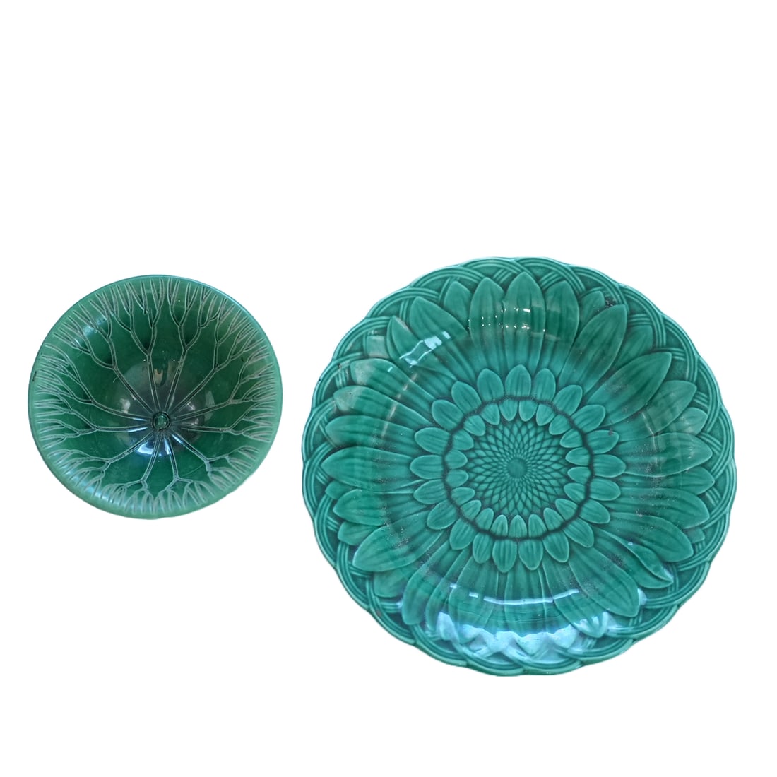 Green Majolica Wedgwood Plate and Asian Lotus Bowl: 8.5" Green Majolica Wedgwood Plate and Lotus Bowl
