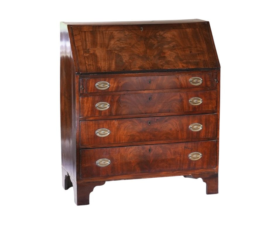 Walnut Slant Front Desk, 18th Century (1 of 6)