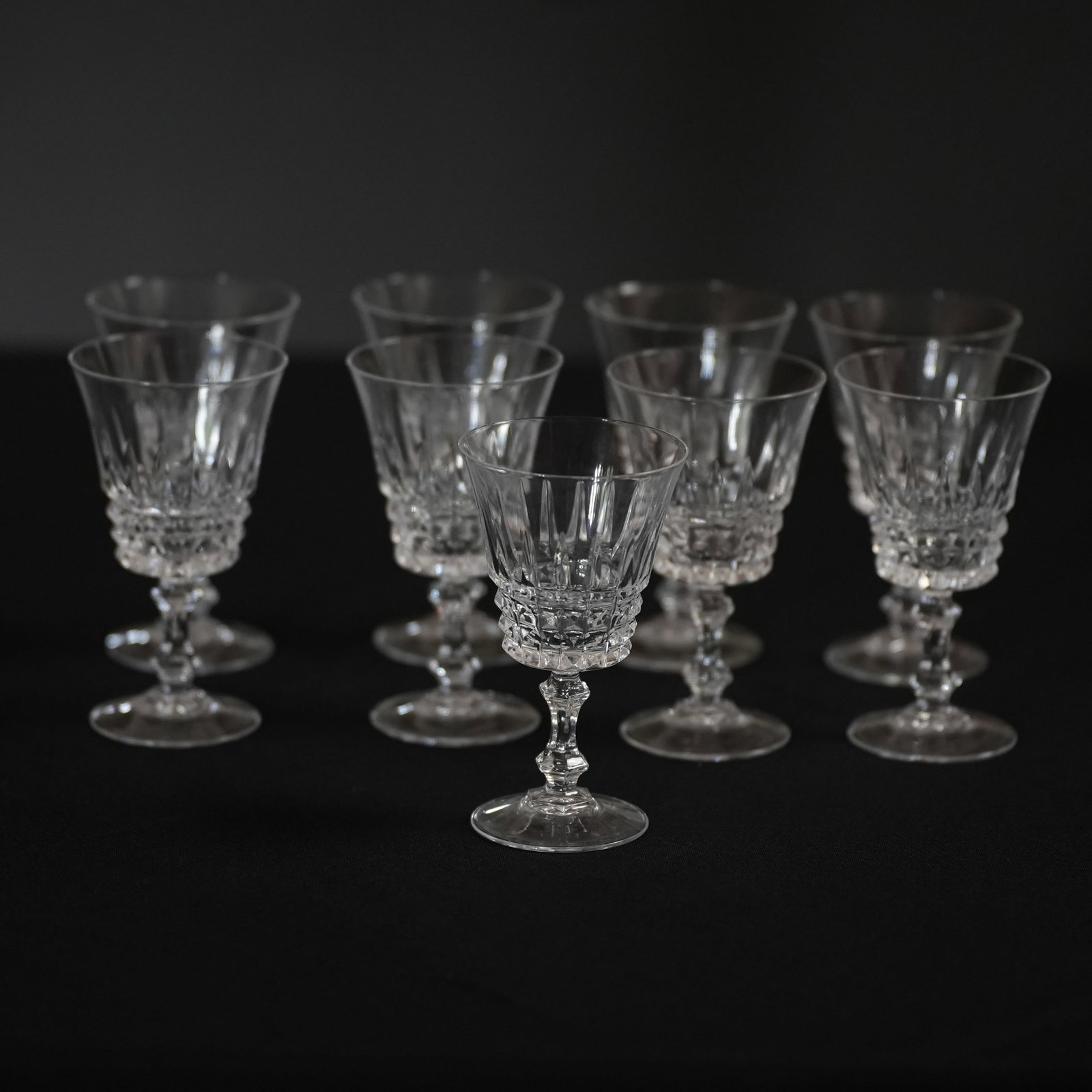 Crystal D'Arques White Wine Glasses: Crystal D'Arques White Wine Glasses Set of 7