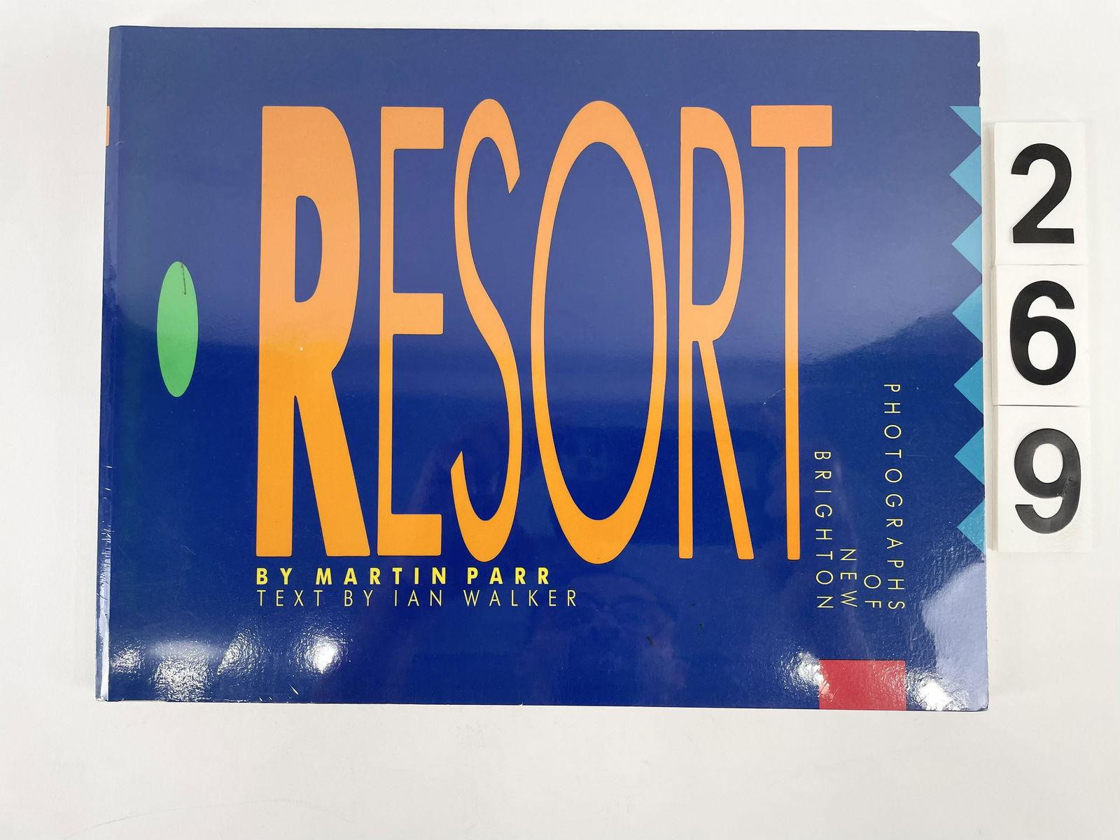 [PHOTO-BOOKS] MARTIN PARR "THE LAST RESORT" 1ST EDITION 2019 (1 of 4)