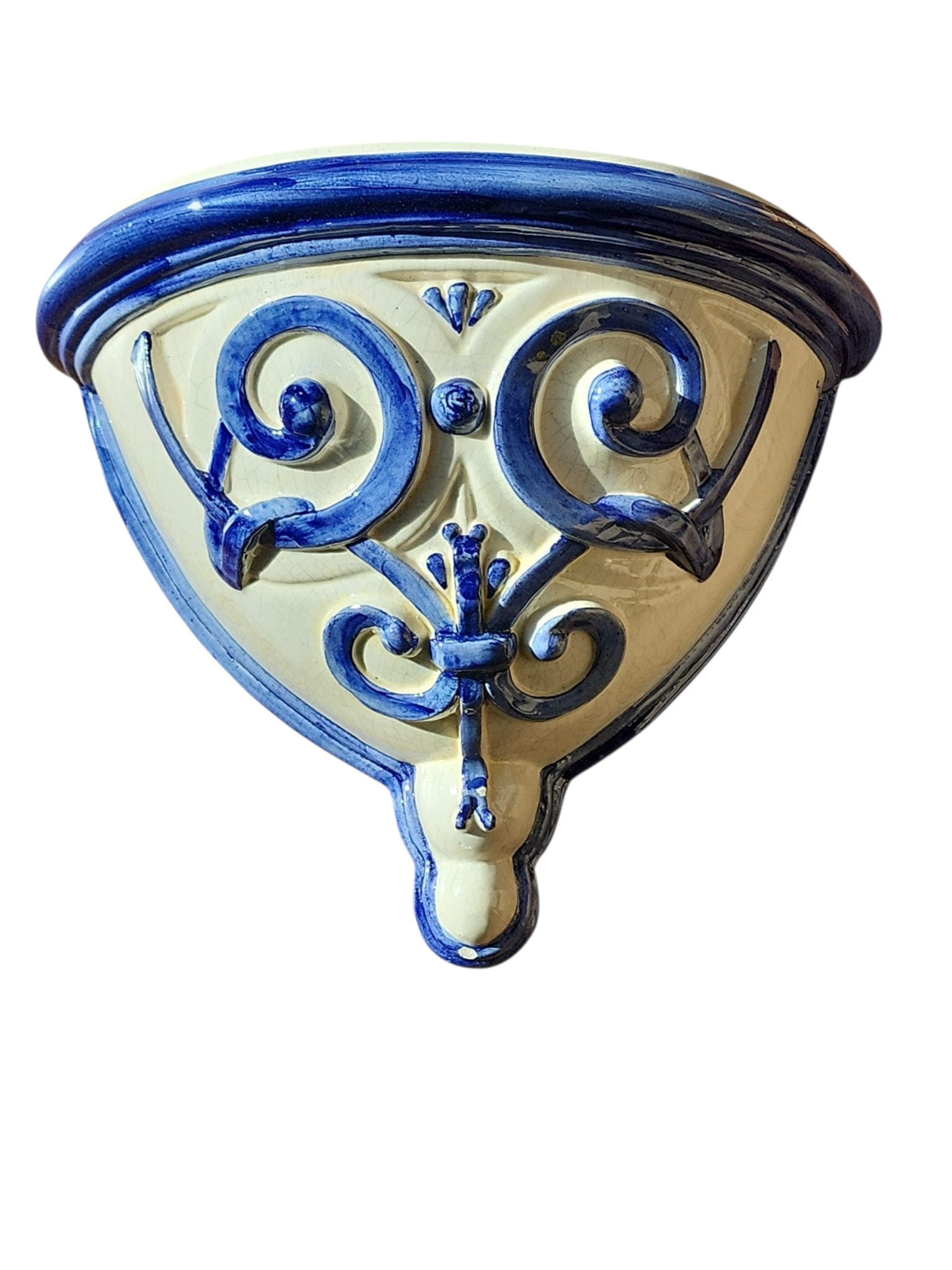 Mid 20th Century Guido Totoli Large Wall Planter: Superb and rare vintage Guido Totoli (Italian born, Brazilian artist) large italianate wall planter in excellent condition, with one minor nibble to bottom front, can be paint touched up.Heavy ceramic