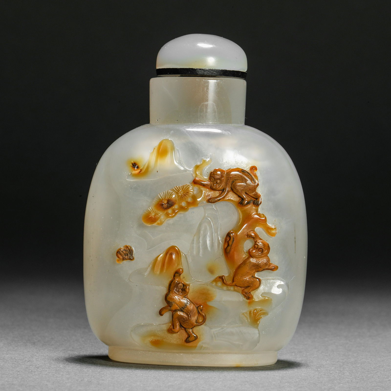 Qing Dynasty Agate Snuff Bottle with Monkey Pattern (1 of 7)