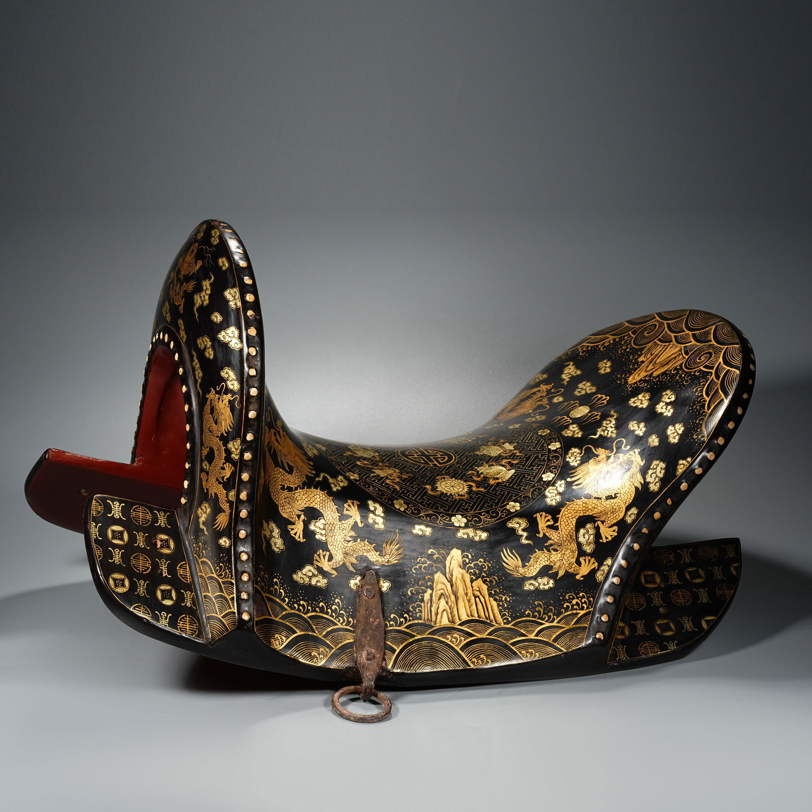 Qing Dynasty wooden lacquer gold dragon pattern longevity character saddle (1 of 10)