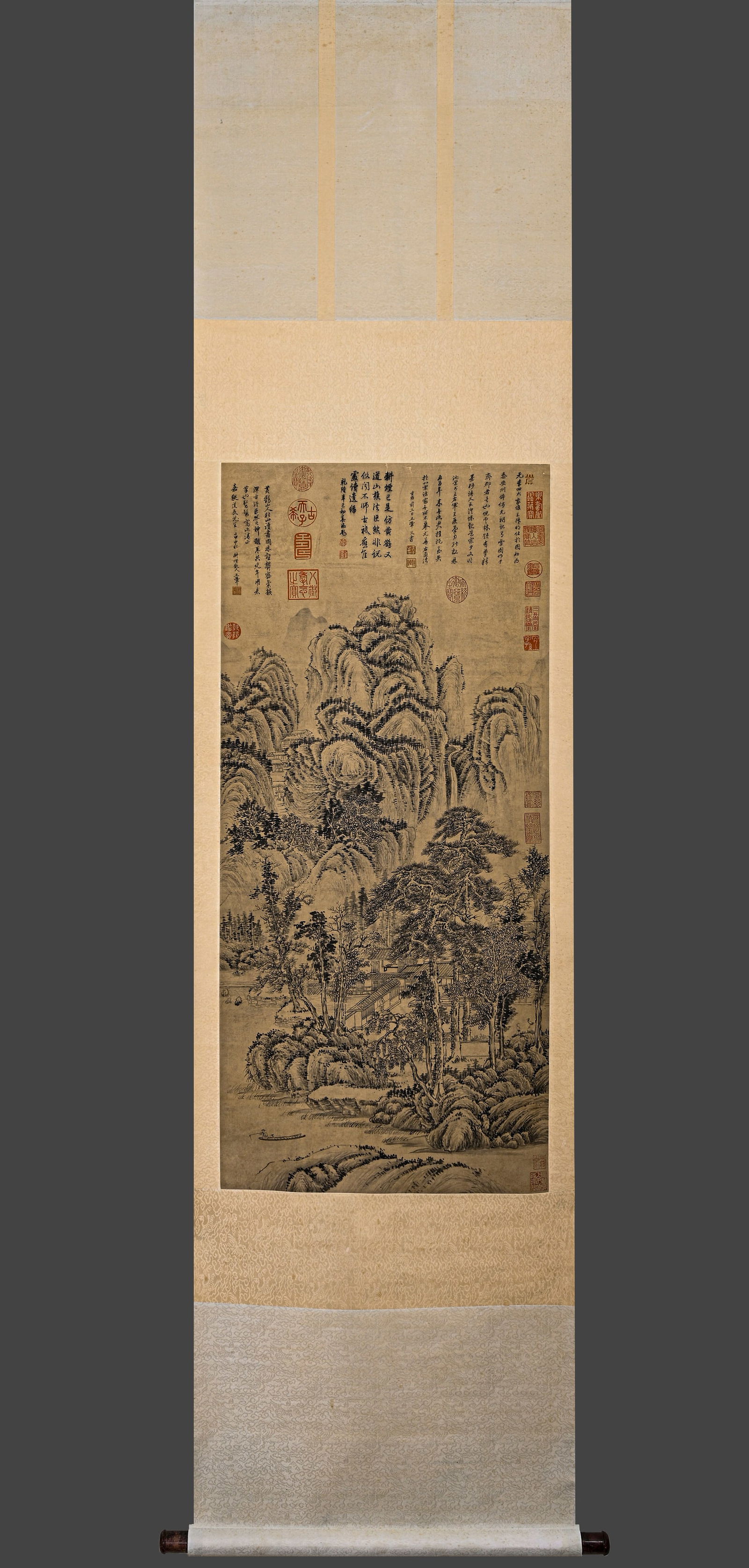 Wang Hui landscape vertical scroll: L:111cm W:52cm