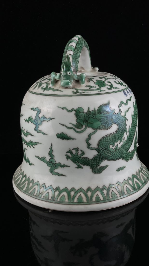 Daming Xuande Bean Green Glazed Dragon and Phoenix Clock Ornament: Daming Xuande Bean Green Glazed Dragon and Phoenix Clock Ornament