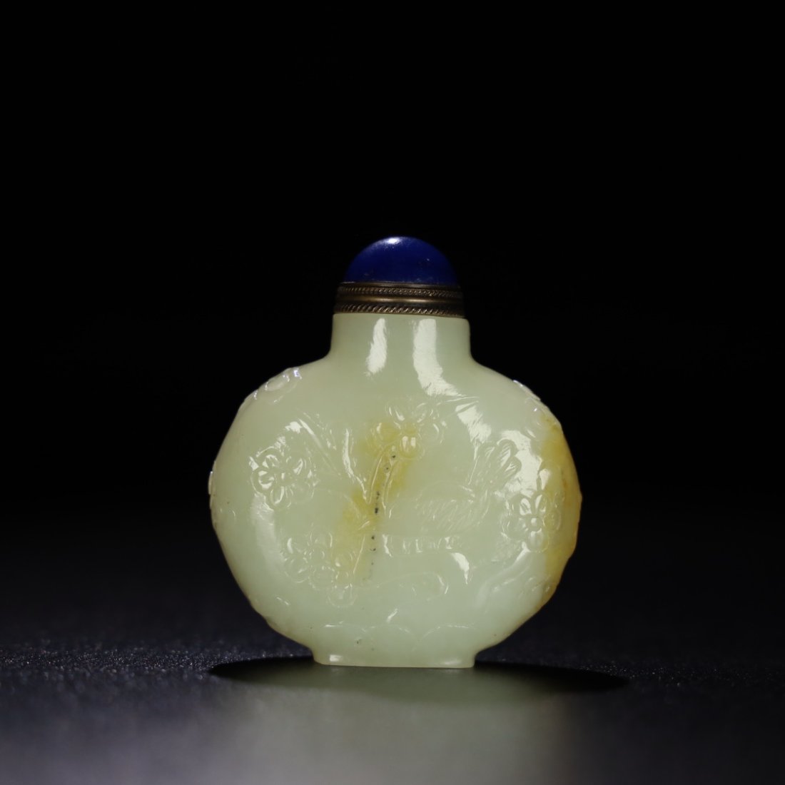 Hetian jade snuff bottle (1 of 6)