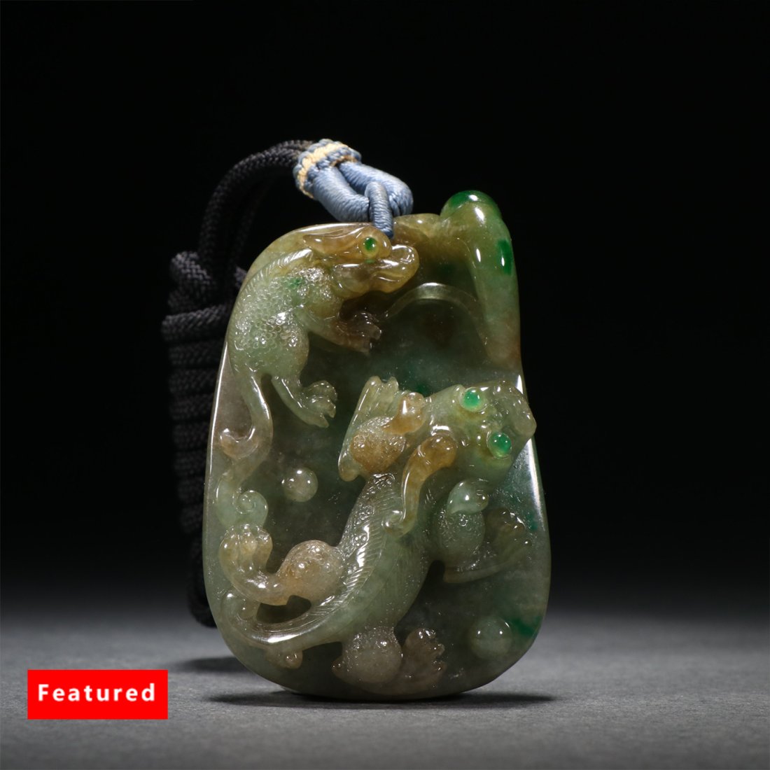 Qing Dynasty old jadeite card with tiger pattern. (1 of 7)