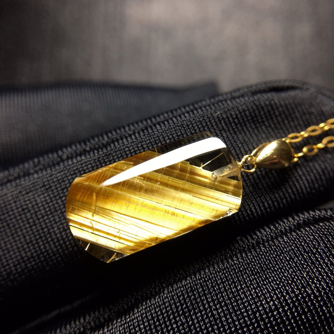 High-quality natural Brazilian titanium crystal Wuxi brand collarbone pendant (1 of 6)