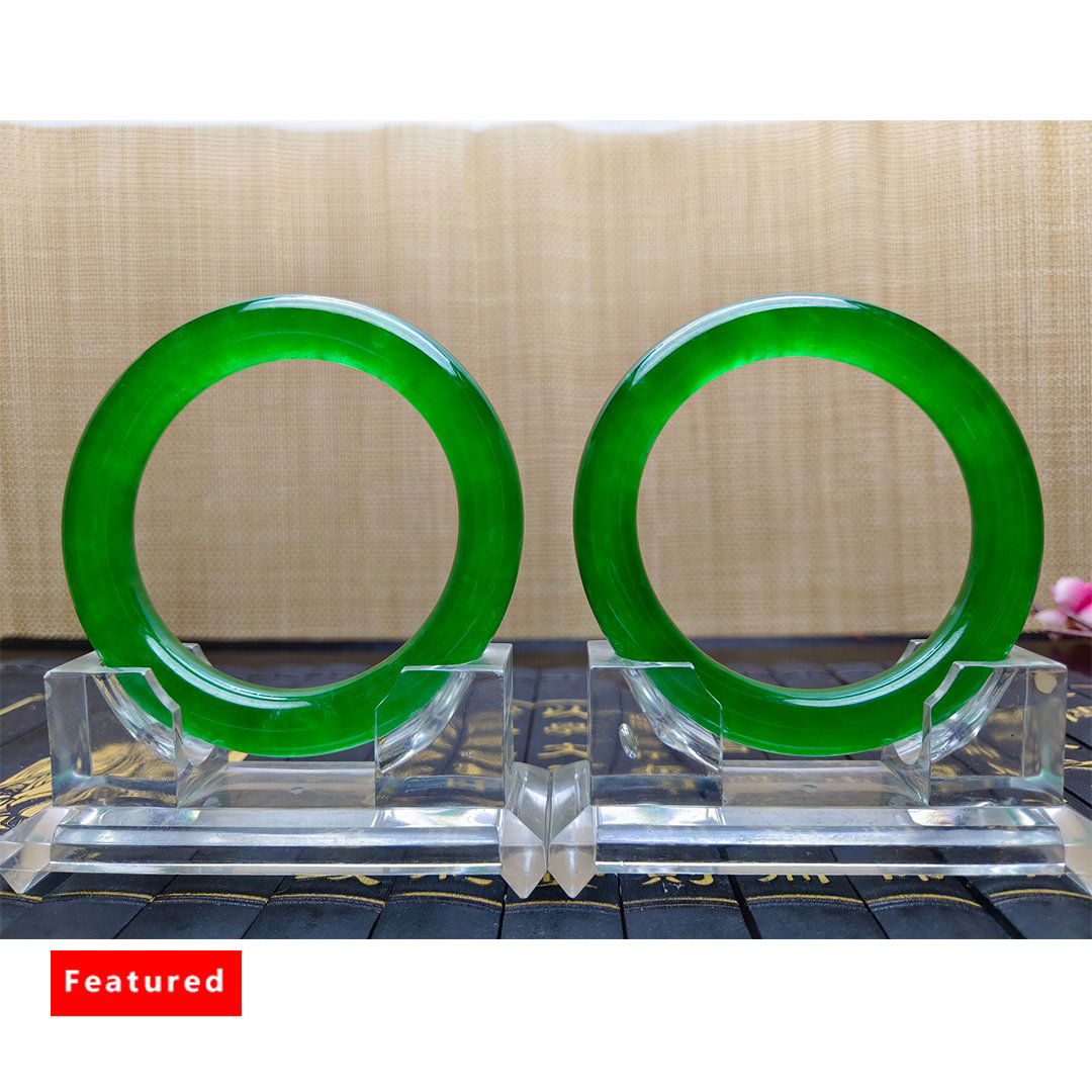 Top Dragon Stone Imperial Green Emerald bracelet (1 of 7)