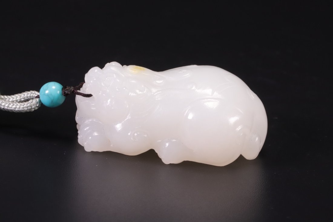 Hetian jade beast unicorn handle (1 of 6)