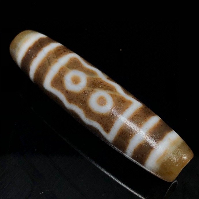 Old material with high oil and pulp five-eyed dzi (1 of 6)