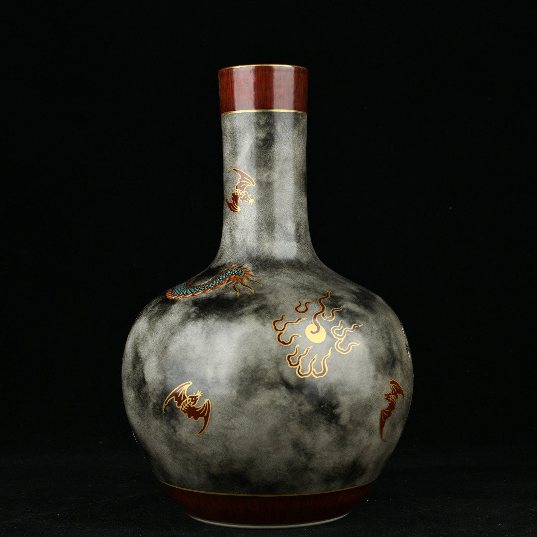 Qing Dynasty Qianlong stone-patterned glazed gilt-mouth celestial ball vase with five blessings and: Qing Dynasty Qianlong stone-patterned glazed gilt-mouth celestial ball vase with five blessings and dragon pattern