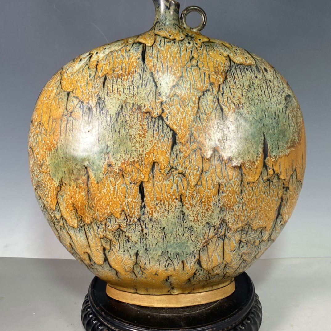 Song Jun Porcelain Kiln Glazed Earthworm Walking Mud Pattern Appreciation Bottle (1 of 8)