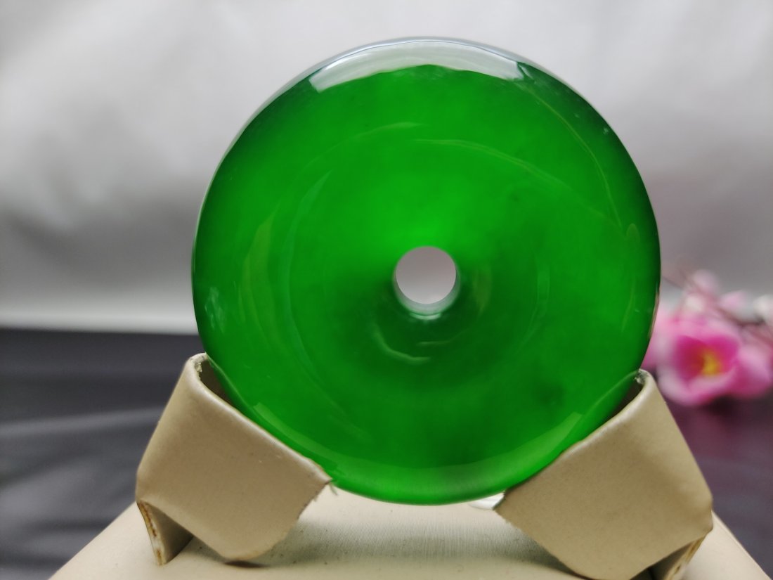 Top Dragon Stone Emperor Green Emerald Safety Buckle (1 of 5)