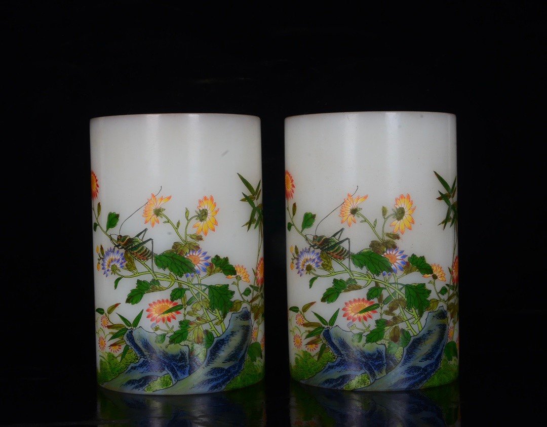 A pair of Yongzheng enamel colored flowers, birds and caterpillar fungus pen holders (1 of 7)