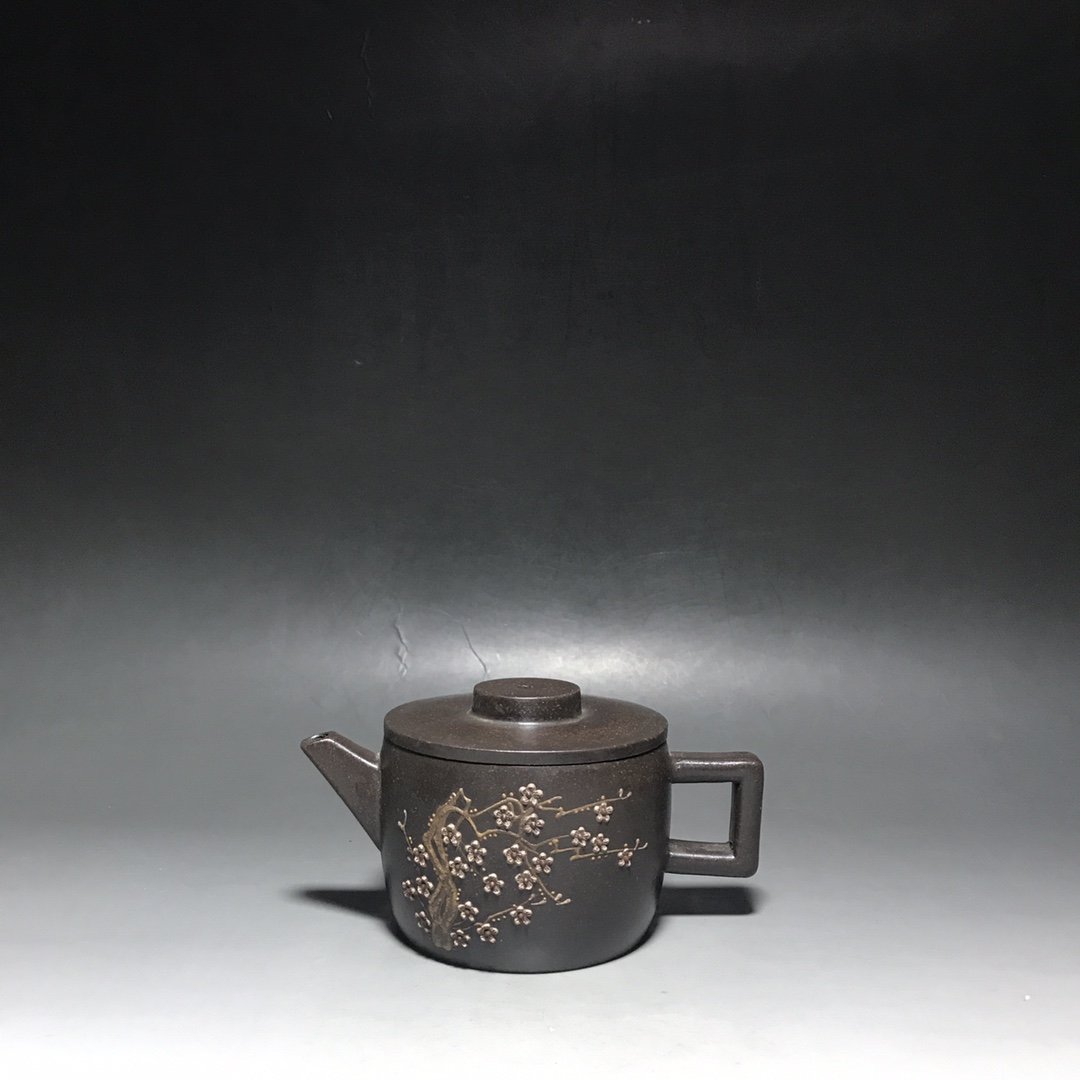 boutique collection of purple clay teapots: boutique collection of purple clay teapots Name: Mei Xiang Khan Wa Author: Liming Jiang Material: Black King Kong capacity: 200cc Outlet hole: mesh High 6.5CM wide 13cm weight: g Freight: 1.Internatio