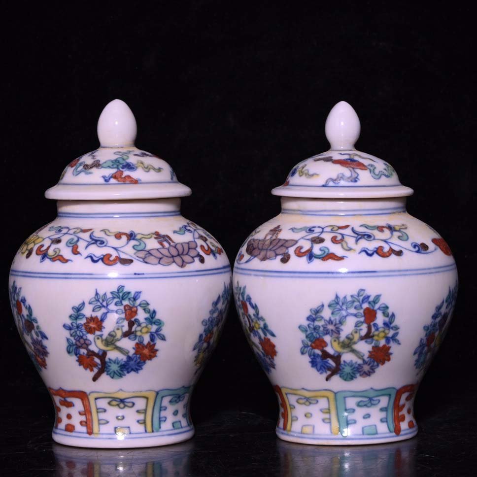 Ming Cheng Hua Dou color red body flower and bird pattern general jar (1 of 9)