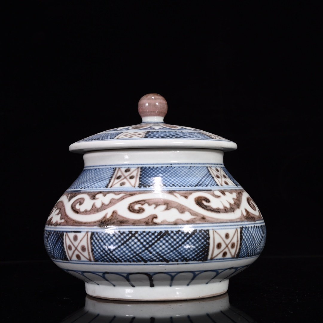 Ming Xuande Blue and White Underglaze Red Several Boxes Jar with Lid (1 of 9)