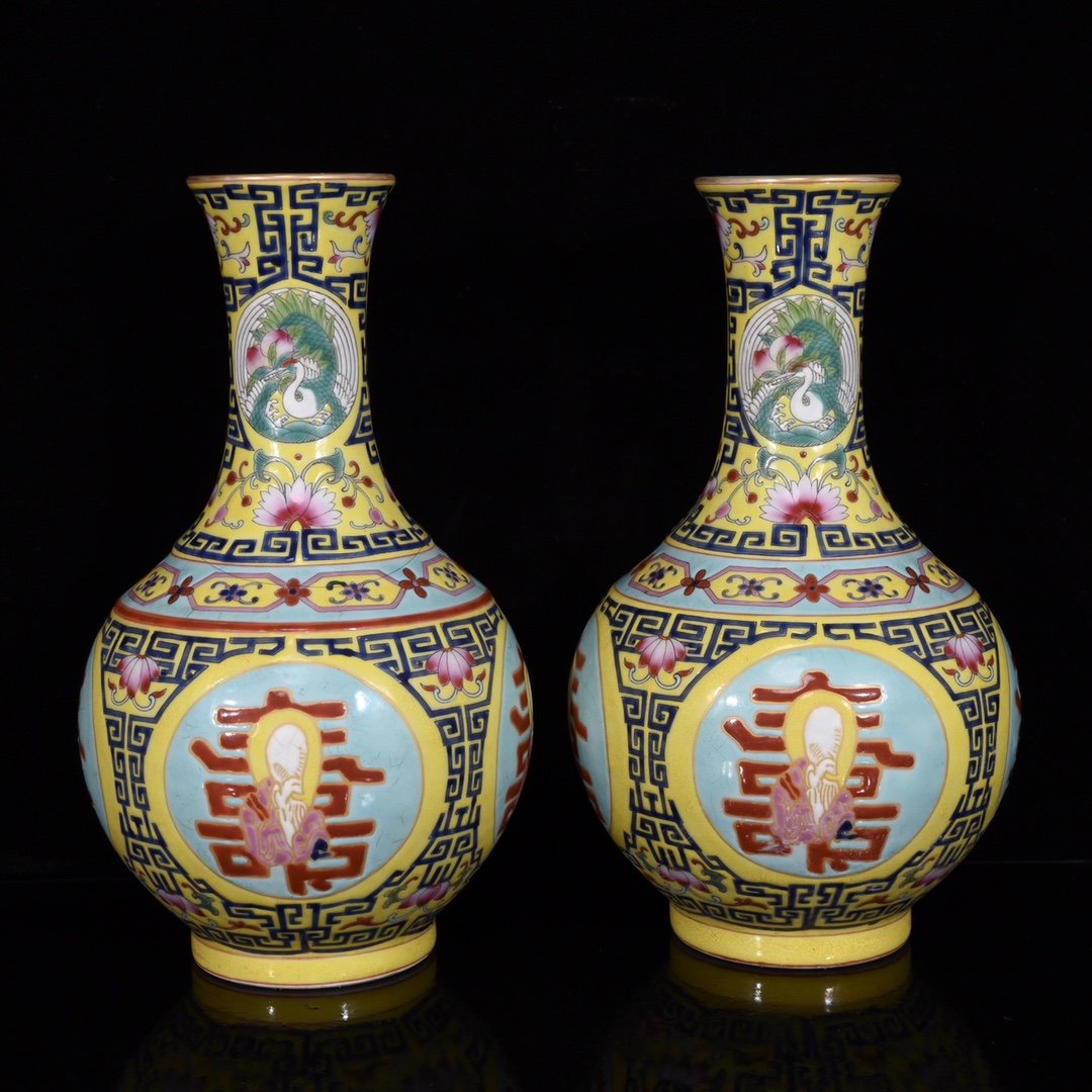 Qing Dynasty Qianlong Enamel Flower Vase with Shou Character Pattern (1 of 9)