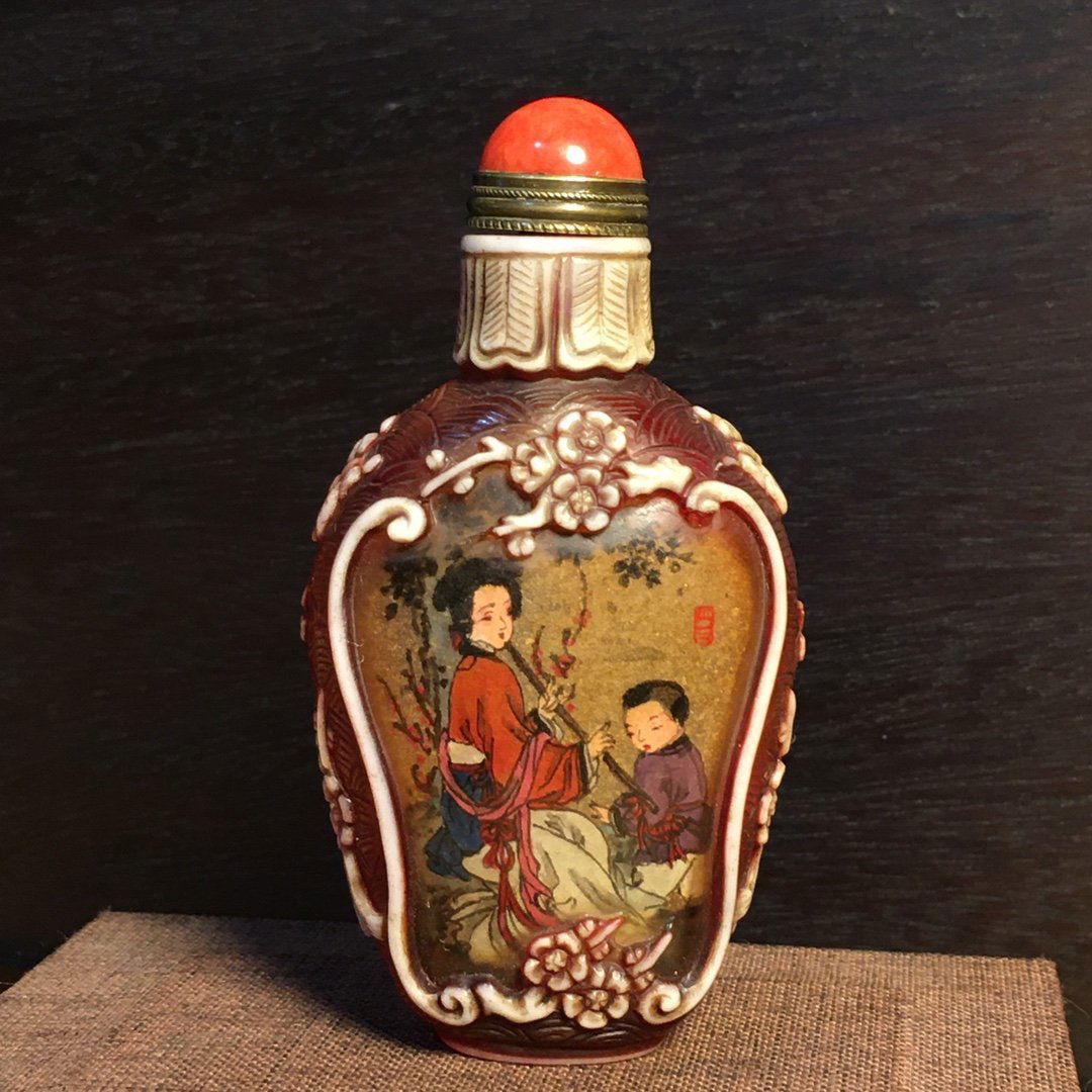 Snuff Bottle with Glass Carving and Inside Painting (1 of 7)