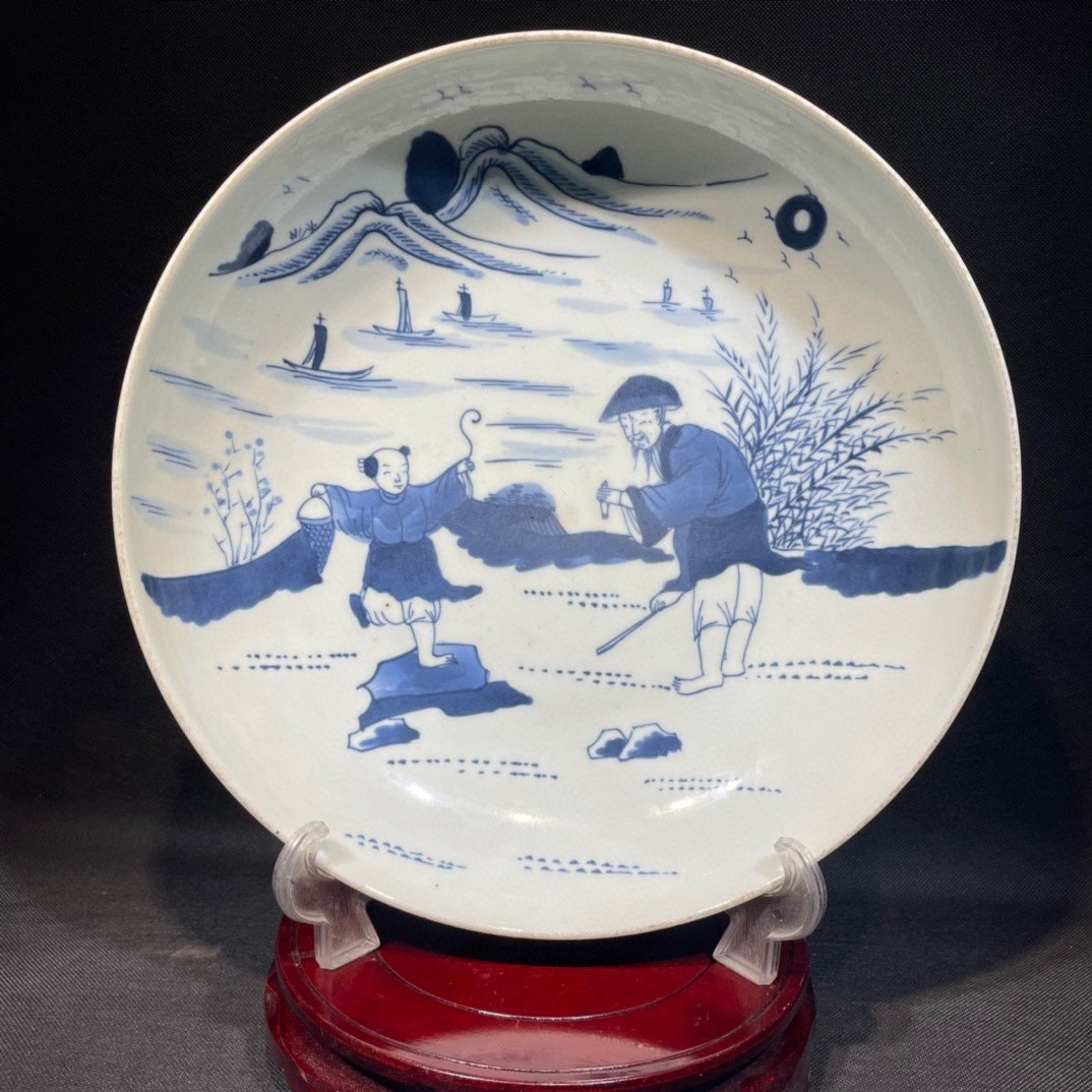 Qing Dynasty blue and white large plate (1 of 7)