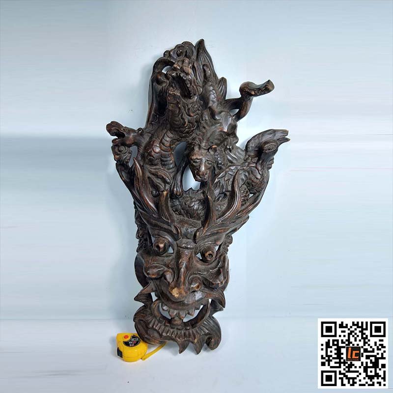 old nanmu woodcarving: Old nanmu woodcarving, large mask for warding off evil spirits, purely hand-carved, exquisite carving, delicate, beautiful atmosphere, complete size as shown in the picture, including old High 59CM wi