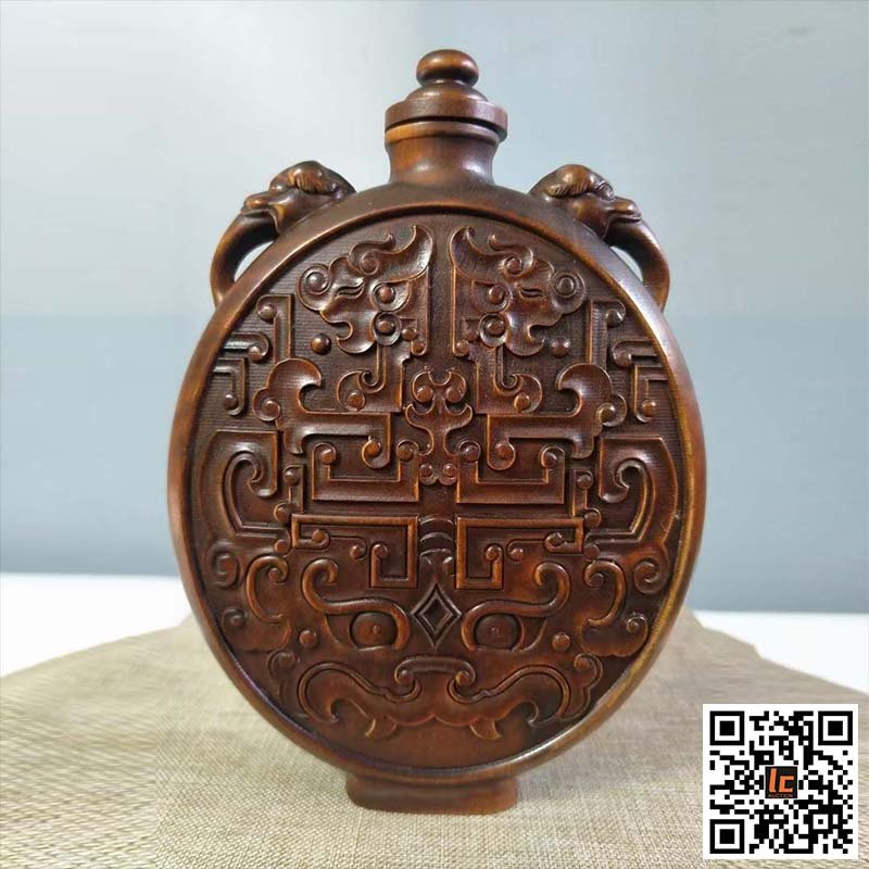 Boxwood large snuff bottle (1 of 9)