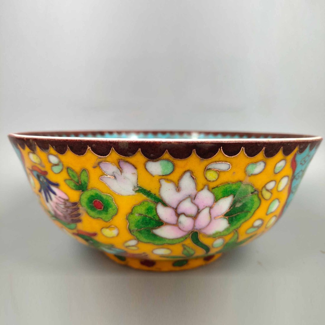 Ming Dynasty Chenghua Year-made gold filigree bowl, a large one: Ming Dynasty Chenghua Year-made gold filigree bowl, a large one. High 7.8CM wide 19.3cm Important Declaration: Recently, it has come to our attention that our auction catalogs have been used by other 