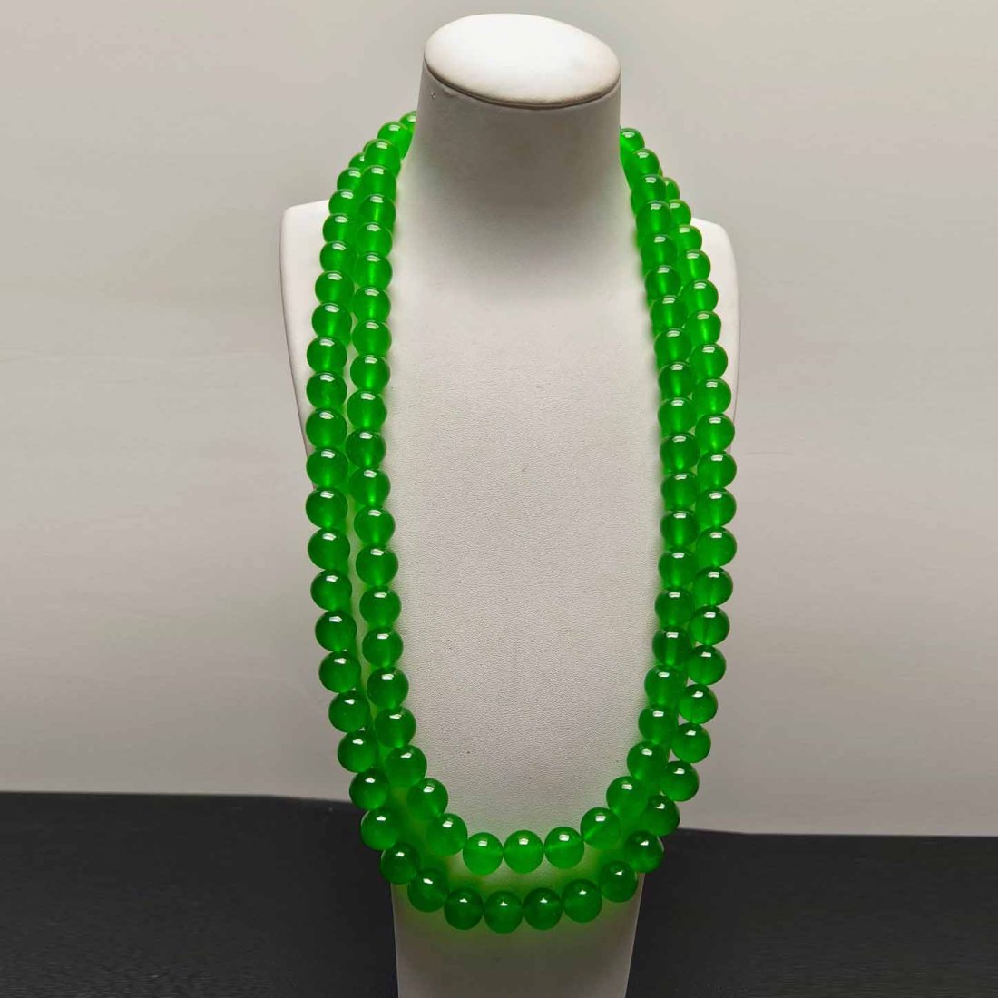 Top-grade Dragon Stone Imperial Green Extra Large Jade Beads (1 of 8)