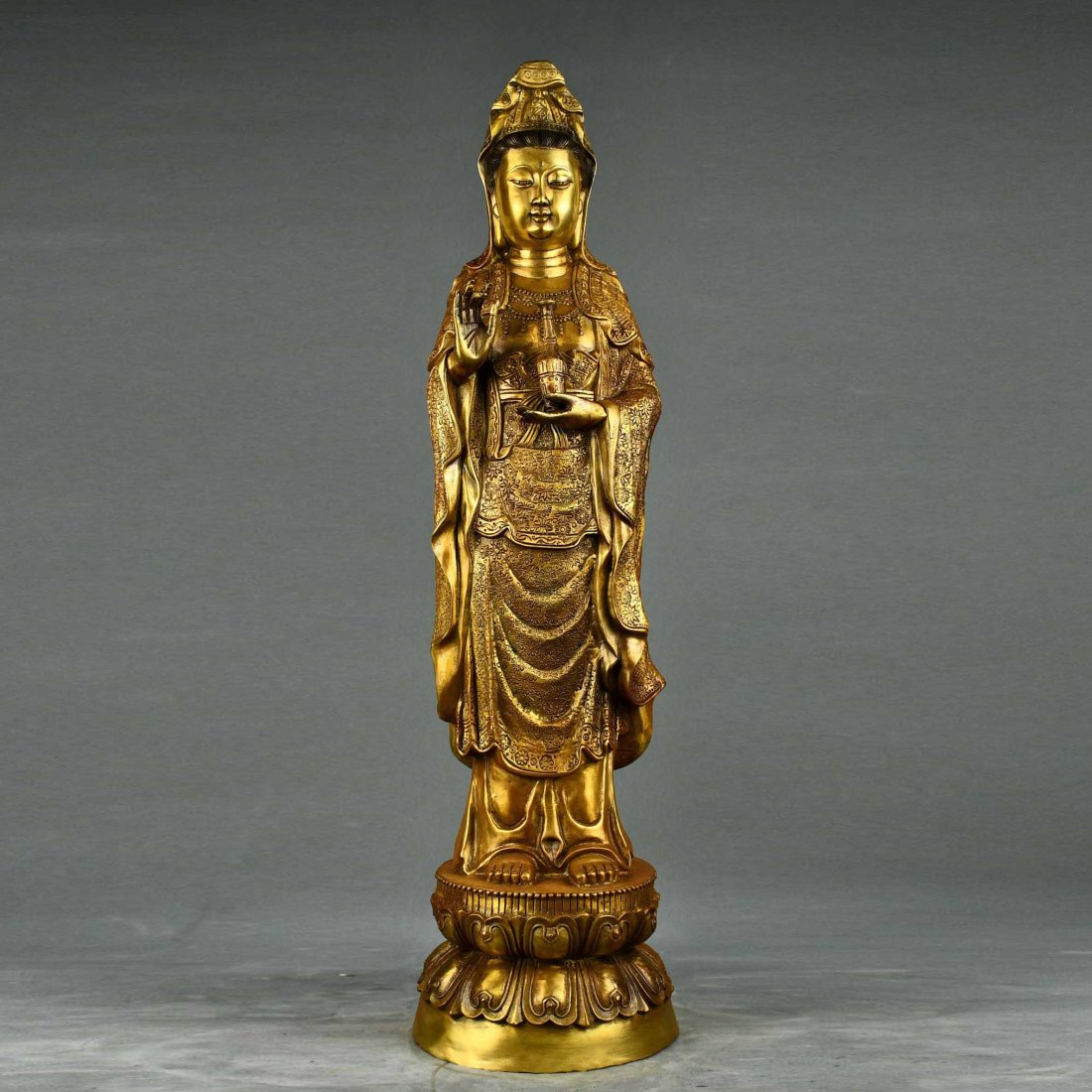 Pure gilt bronze vase of Guanyin Bodhisattva (1 of 10)
