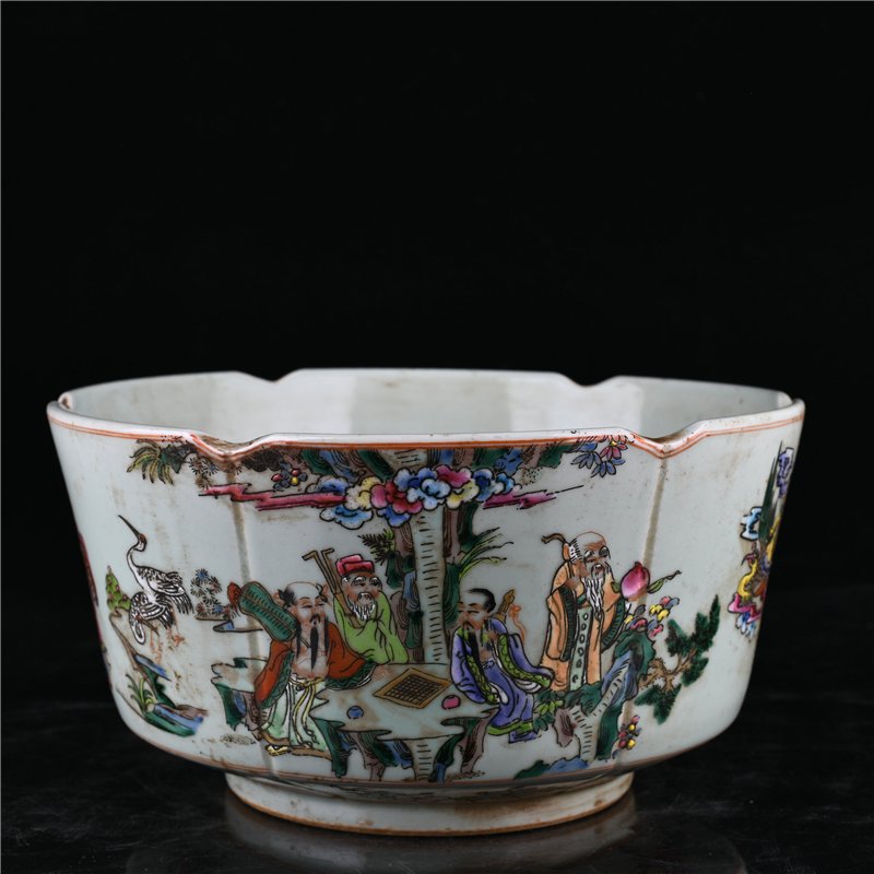 Qing Dynasty Daoguang pastel bowl with flower mouth pattern of group of immortals celebrating their: Qing Dynasty Daoguang pastel bowl with flower mouth pattern of group of immortals celebrating their birthdays High 13.6CM wide 25.5cm Freight: Important Declaration: Recently, it has come to our atten
