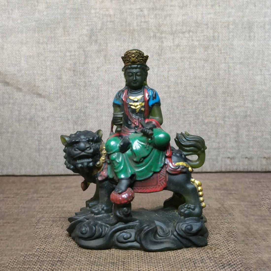 Qing Dynasty glass Buddha statue (1 of 8)