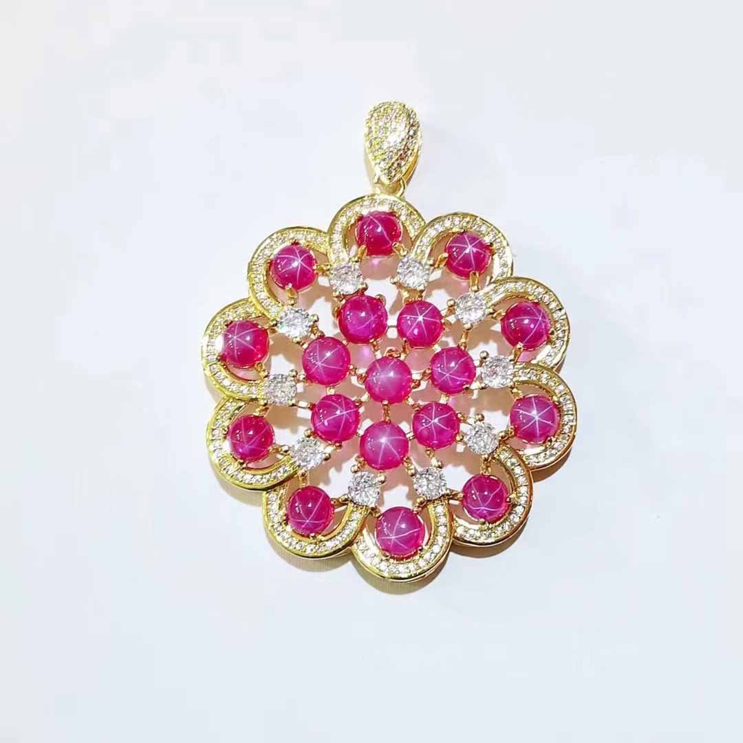 Red Star Gem Flower Blooming Wealth Pendant: Red Star Gem Flower Blooming Wealth Pendant High 0.6CM Freight: Important Declaration: Recently, it has come to our attention that our auction catalogs have been used by other auction houses. In order