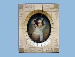 Miniatur: Brustbild einer vornehmen Dame mit blumengeschmückter Haube. Gouache auf Elfenbein, rechts unten signiert: H. Füger (Friedrich Heinrich Füger 1785 Heilbronn - Wien 1818, zugeschrieben). In rechteck