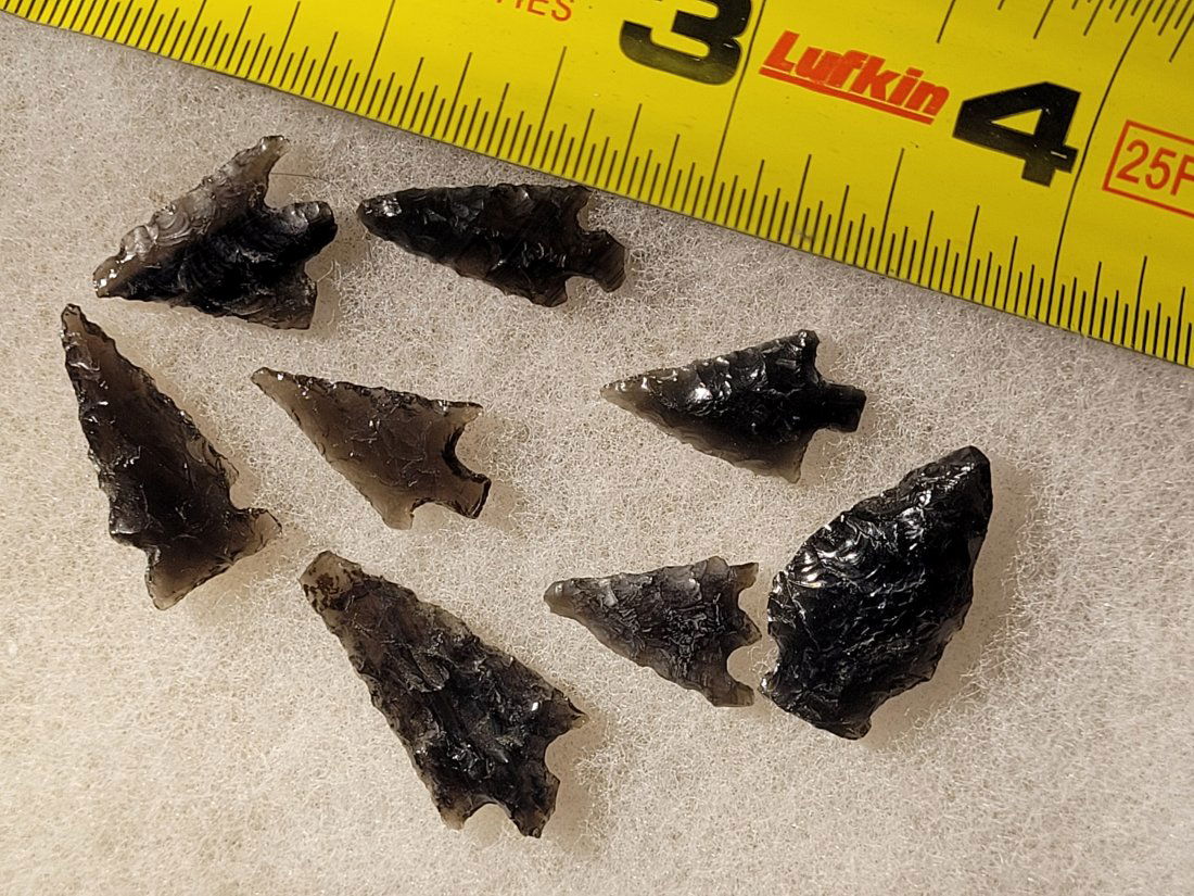 8 POINTS AUTHENTIC ARROWHEAD ARTIFACT COLLECTION LAKE COUNTY OREGON 1900'S (1 of 2)