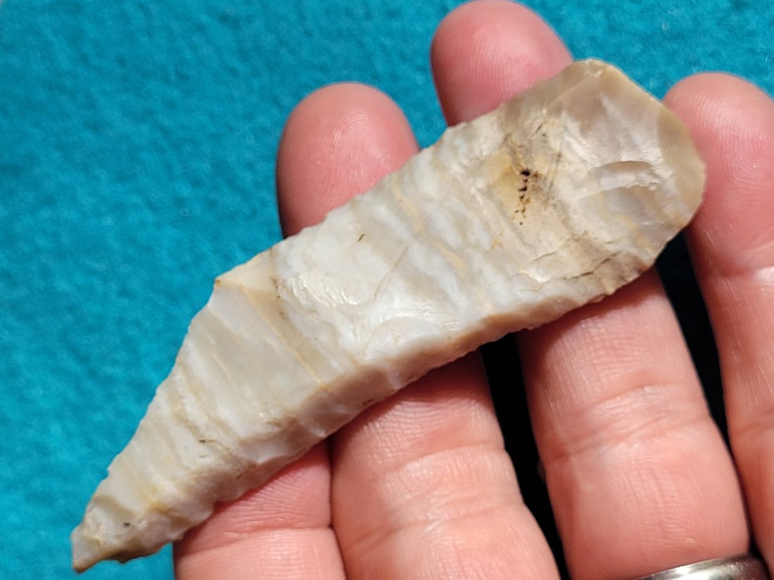 ALIBATES HIGH PLAINS EX: GARY BRACKEN COLLECTION FROM COLORADO OKLAHOMA AUTHENTIC ARROWHEAD ARTIFACT: ALIBATES KNIFE HEAVILY BEVELED HIGH PLAINS EX: GARY BRACKEN COLLECTION. MOST OF THEM ARE FROM: COLORADO & THERE ARE SOME FROM: WYOMING OKLAHOMA AUTHENTIC ARROWHEAD ARTIFACT