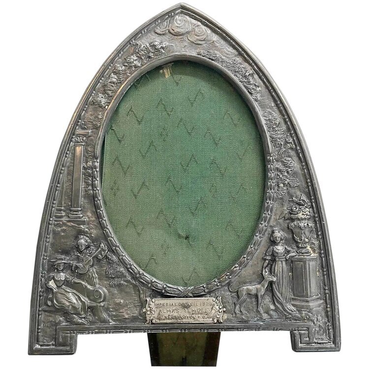 Antique 1923 Shriners Masonic Picture Frame Almas Temple Washington DC: Antique 1923 Shriners Masonic Picture Frame from the Almas Temple in Washington DC. Frame appears to be silver plated and measures approx. 7.5"H x 6"W and will accommodate a picture measuring approx. 