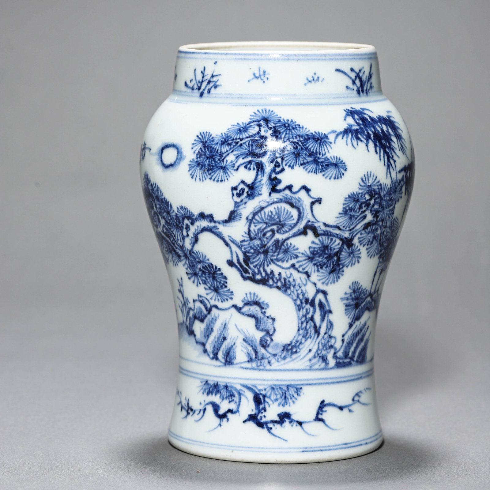 A CHINESE BLUE AND WHITE SMALL JAR WITH "THREE FRIENDS OF WINTER" MOTIFS.: A CHINESE BLUE AND WHITE SMALL JAR WITH "THREE FRIENDS OF WINTER" MOTIFS. Dimensions: Height: 6 5/16 in. (16 cm) ALL ITEMS SOLD AS IS, NO RETURNS Condition: Any statement made in any catal