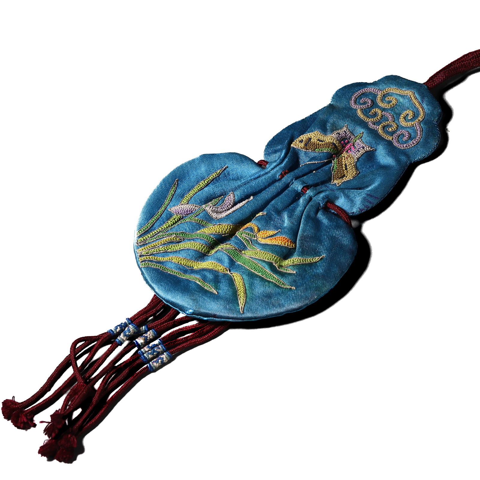 A CHINESE EMBROIDERED DRAGON PATTERN POUCH (1 of 3)