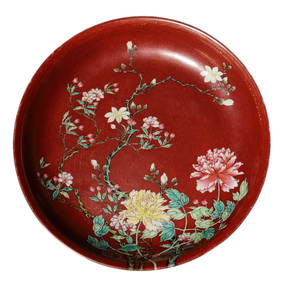 A CHINESE CORAL RED AND FAMILLE-ROSE DISH WITH OVERLAPPING BRANCHING FLORAL DESIGN, MARKED "DA QING (1 of 3)