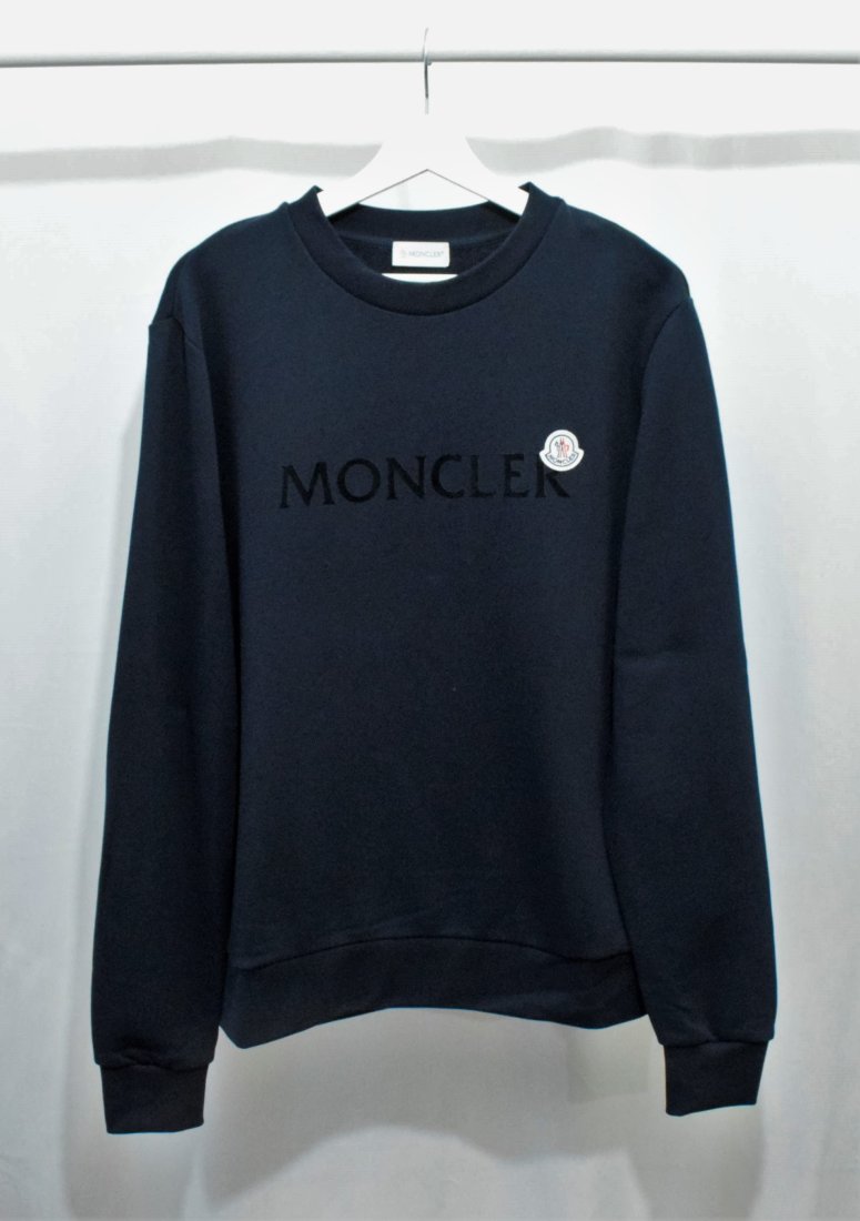 Moncler Patch Moncler Logo Sweatshirt: Moncler Patch Moncler Logo Sweatshirt Brand: Moncler Style: SWEATSHIRT Color: Navy Gender: Men Size: L Size Type: Regular Type: SWEATSHIRT A: Mint condition, like new The IDESIGN Guarantee:All items i