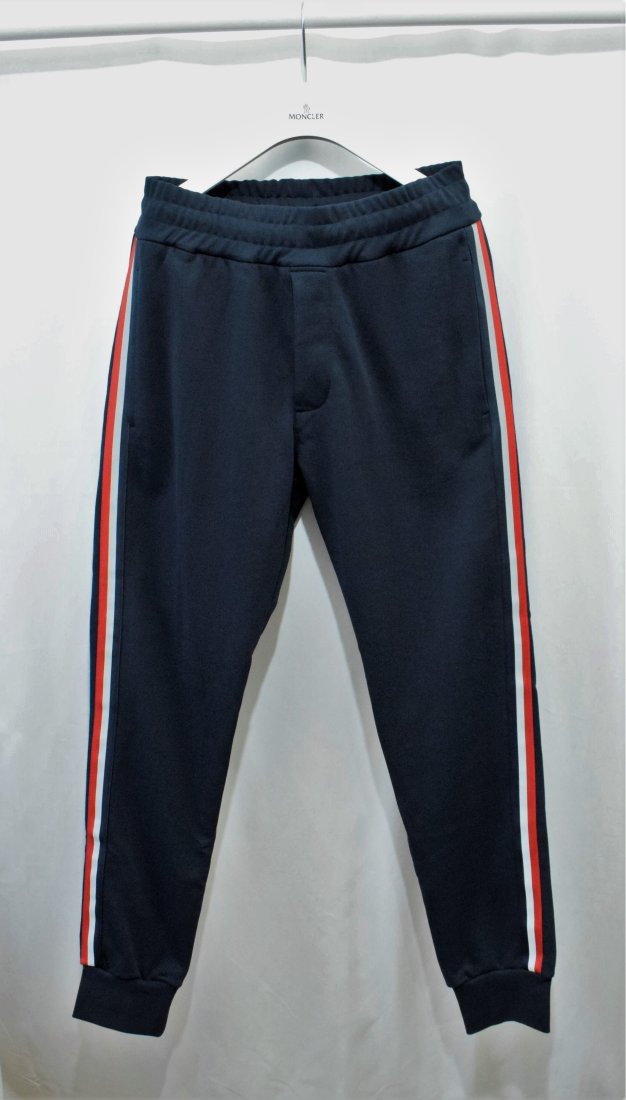 Moncler Classic Badge Logo Pants: Moncler Classic Badge Logo track pants Brand: Moncler Style: PANTS Color: Navy Gender: Men Size: L Size Type: Regular Type: TRACK PANTS A: Mint condition, like new The IDESIGN Guarantee:All items in t