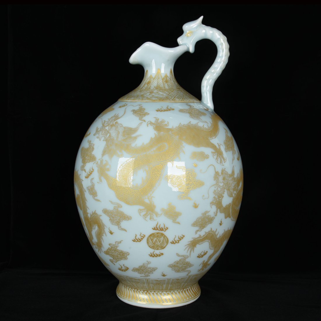 Chinese antique qianlong painted gold dragon pot: Chinese antique qianlong painted gold dragon pot