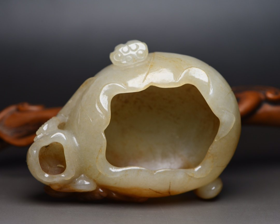 Chinese Antique Natural Hetian Jade Carved  Statue Pendant (1 of 9)