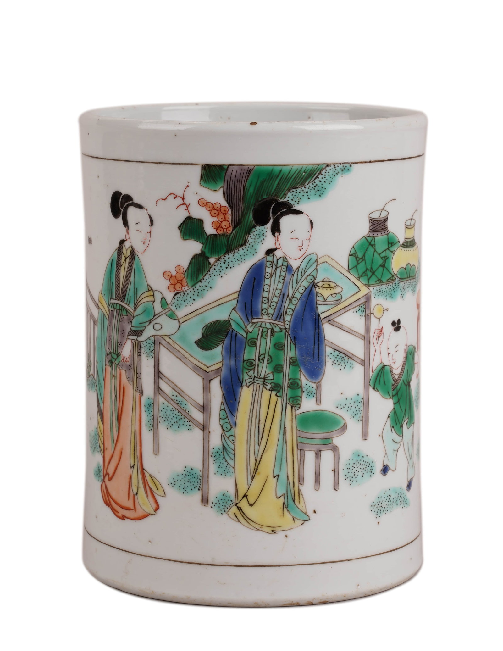 A PORCELAIN BRUSH POT: A PORCELAIN BRUSH POT Height: 15.5cm, Width: 11.5cm, Condition: Any representation in any catalogue or otherwise as to the origin, date, age, attribution, authenticity or estimated selling price of an