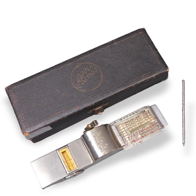 1922-1924 GERMAN BERLIN ORIGINAL MECHANICAL SMALL B.U.G. ANTIQUE CALCULATOR: Dimensions: 23x9x5cm (9 x 3 1/2 x 2 inches). Made of full metal, in near-new condition. Brand B.U.G., manufactured by Bergmann Universal Gesellschaft mbH in Berlin in 1922.