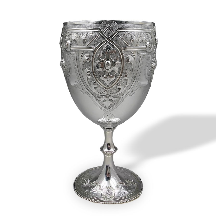 1866 PURE SILVER WINE GOBLET: Height: 22cm (8 5/8 inches), diameter of the cup: 11cm (4 1/4 inches), weight: 337g. This is a full-work pure silver wine goblet from London, 1866, crafted by the workshop R.H. The inscription on the 
