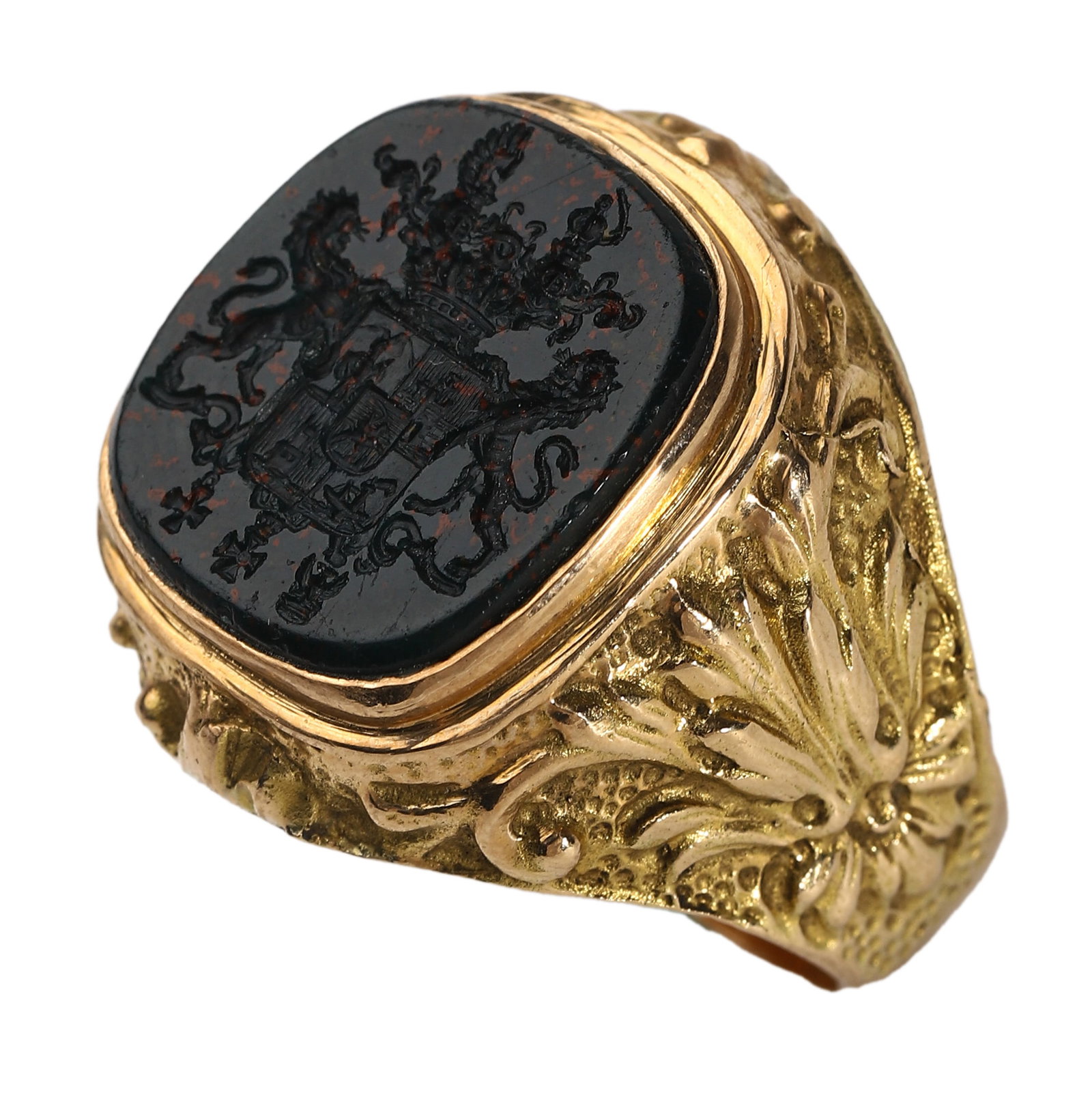 ANTIQUE ENGLISH GOLD SIGNET RING WITH ARMORIAL INTAGLIO. (1 of 5)