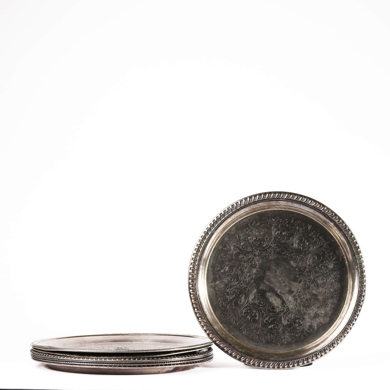 SET OF SEVEN AMERICAN SILVER-PLATED SERVING TRAYS (1 of 15)