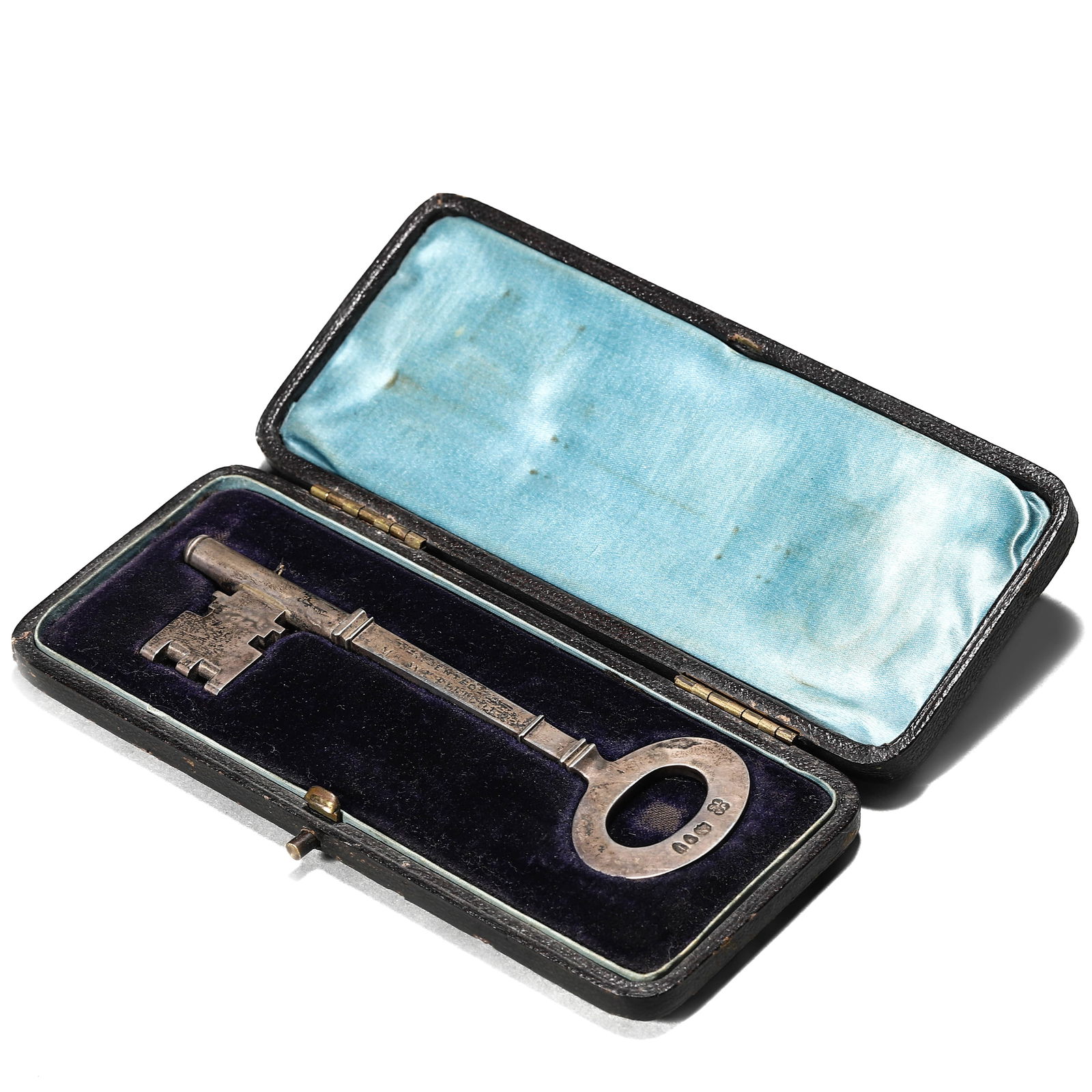 VICTORIAN SILVER PRESENTATION KEY, DATED 1899 Maker’s Mark: J.A.S., Birmingham, 1899 (1 of 10)